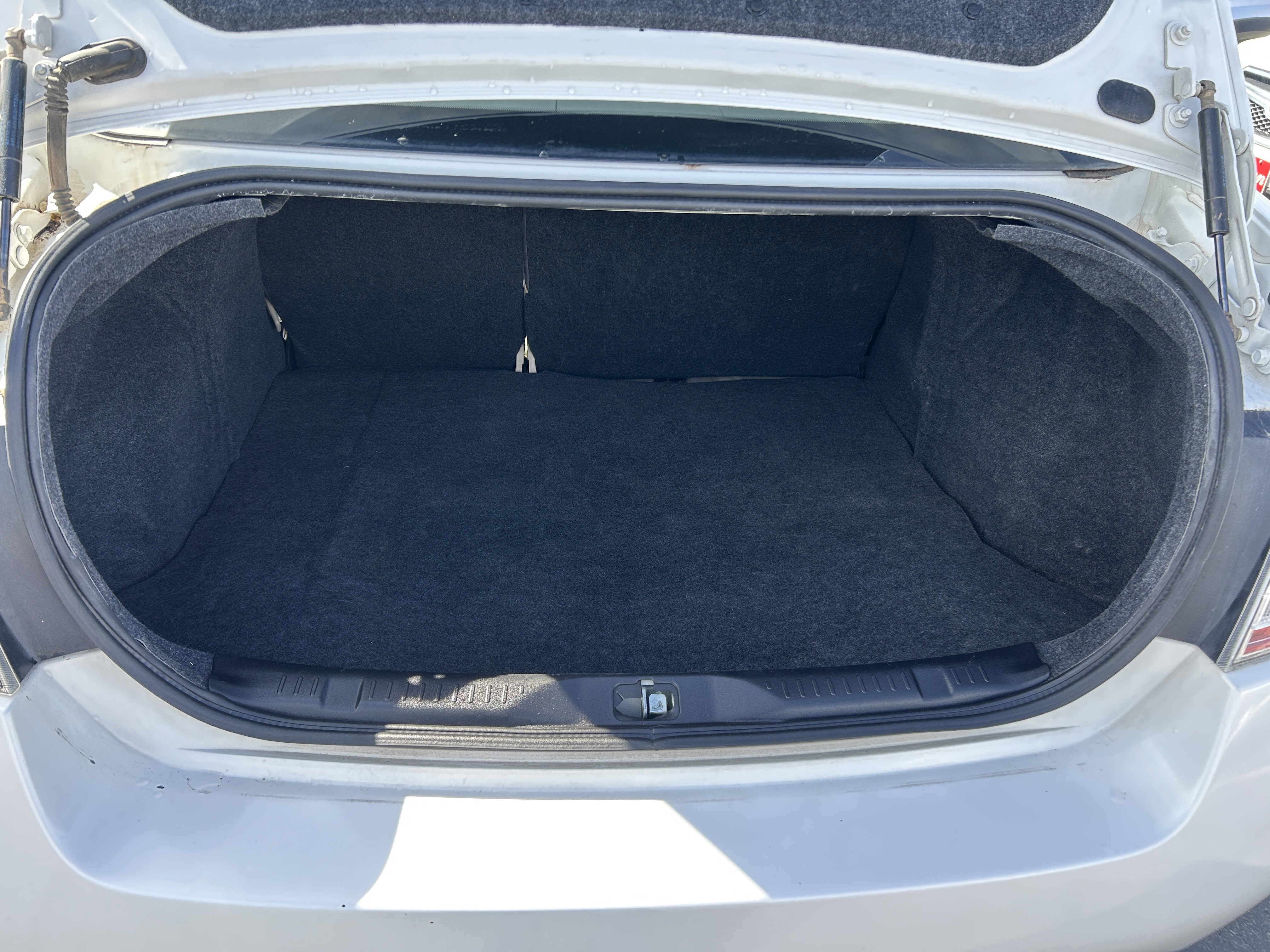 Used 2012 Nissan Sentra 2.0 S w/ Convenience Pkg FWD image 9
