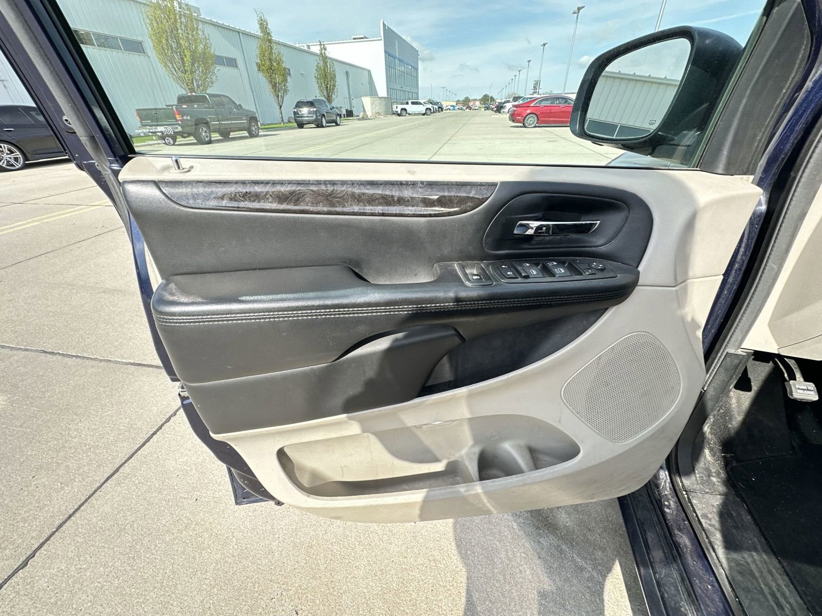 Used 2012 Dodge Grand Caravan SE FWD image 18