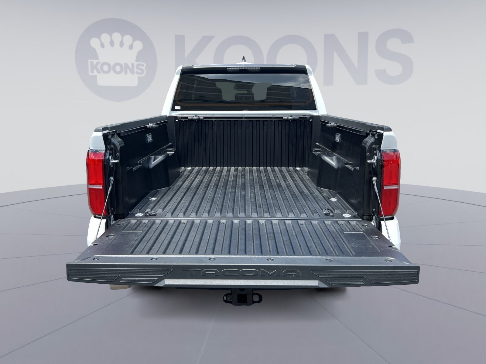 Used 2025 Toyota Tacoma SR5 AWD/4WD image 23