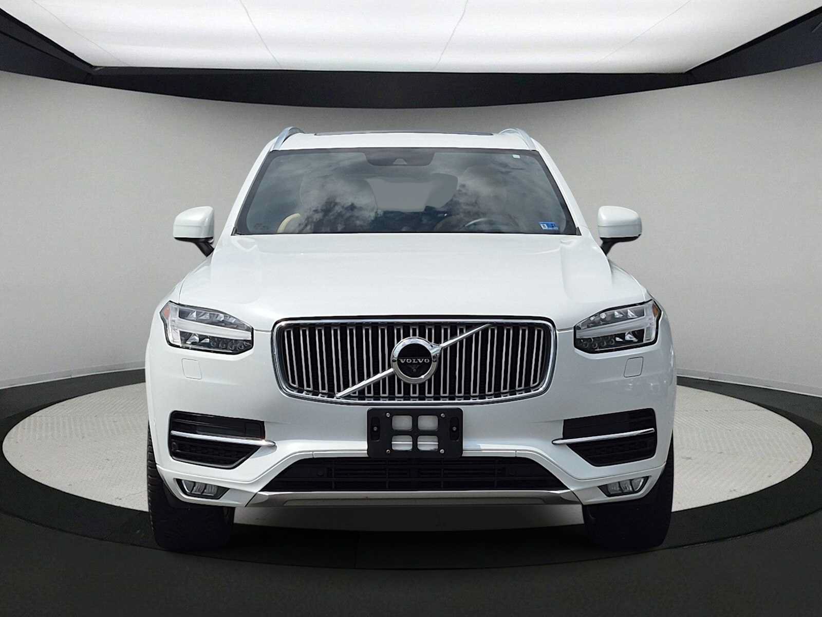 Used 2018 Volvo XC90 T6 Inscription w/ Convenience Package AWD/4WD image 3