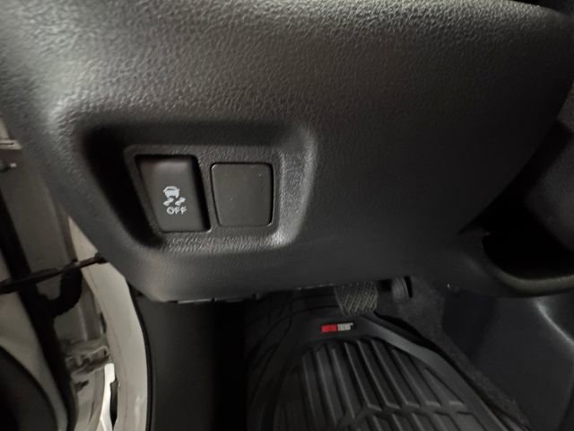 Used 2015 Nissan Versa SV image 22