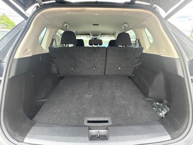 Used 2024 Nissan Rogue SV FWD image 11