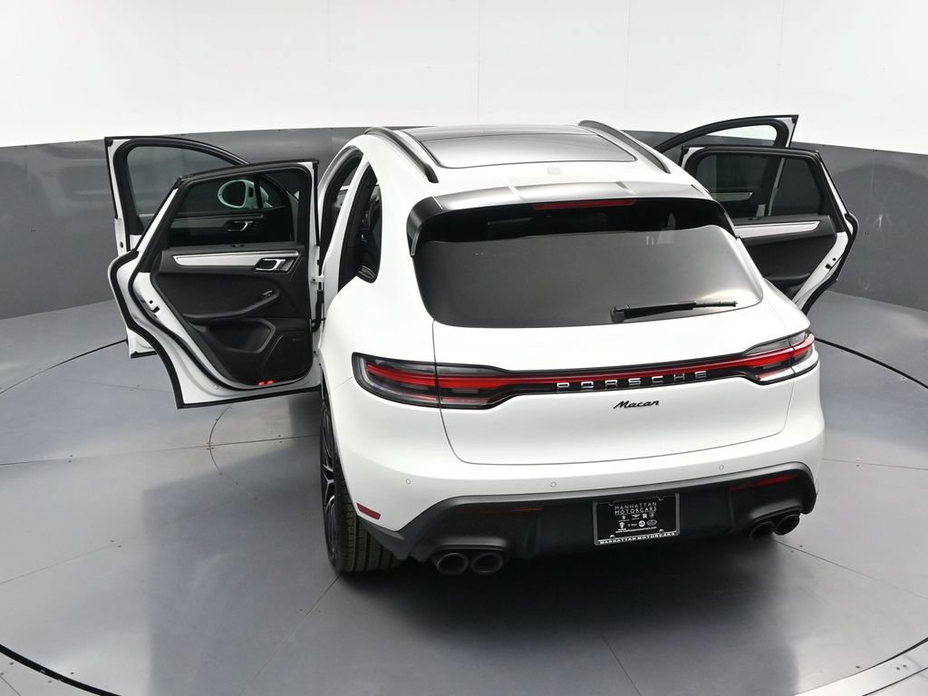 Certified 2026 Porsche Macan AWD/4WD image 34