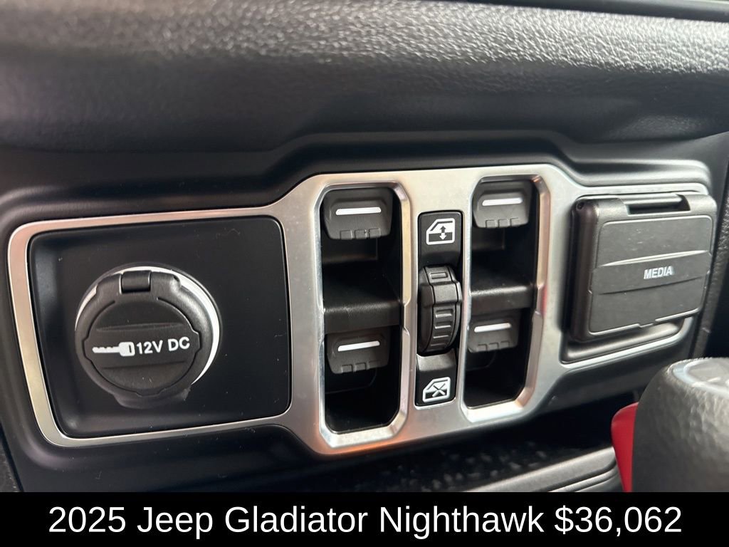 Used 2025 Jeep Gladiator Sport image 26