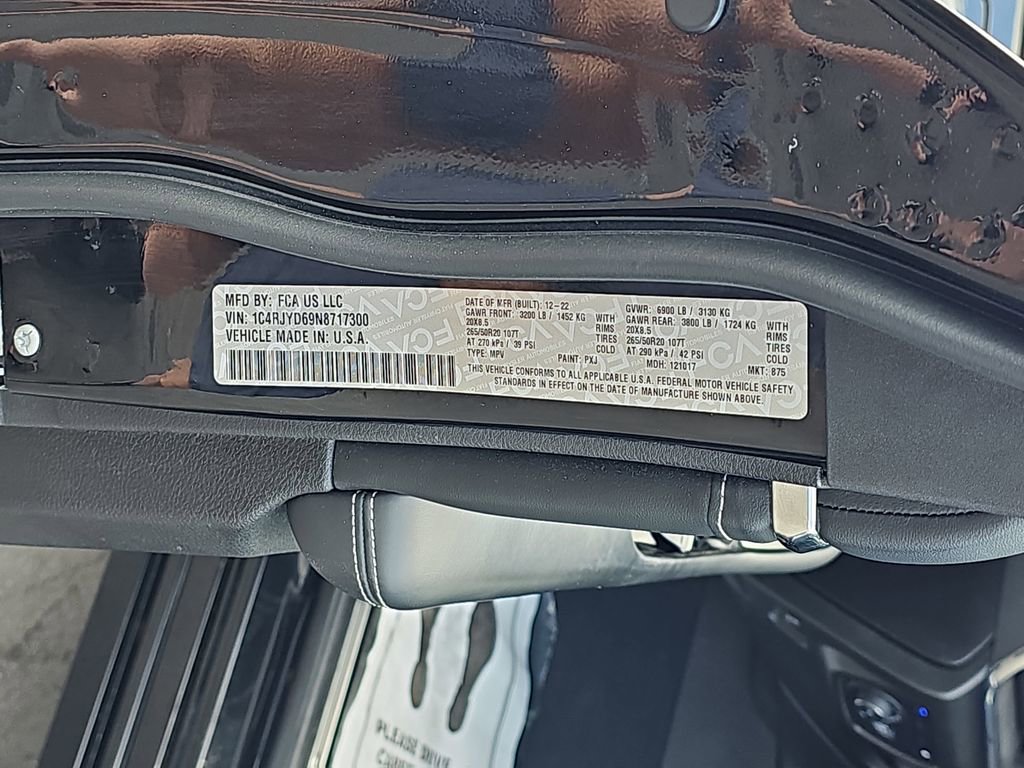 Used 2022 Jeep Grand Cherokee Overland w/ Luxury Tech Group IV image 39