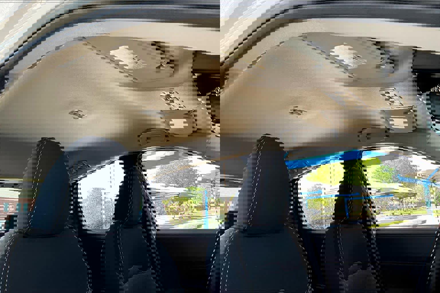 Used 2025 Nissan Kicks SV image 14