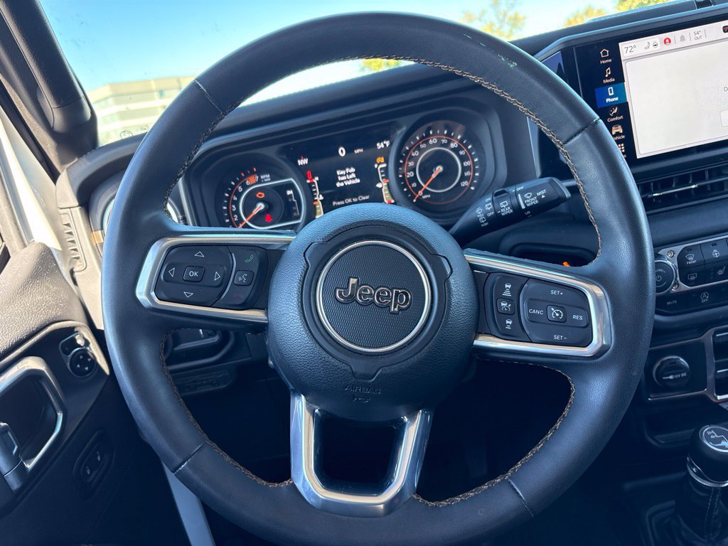 Used 2024 Jeep Wrangler Unlimited Sahara AWD/4WD image 15