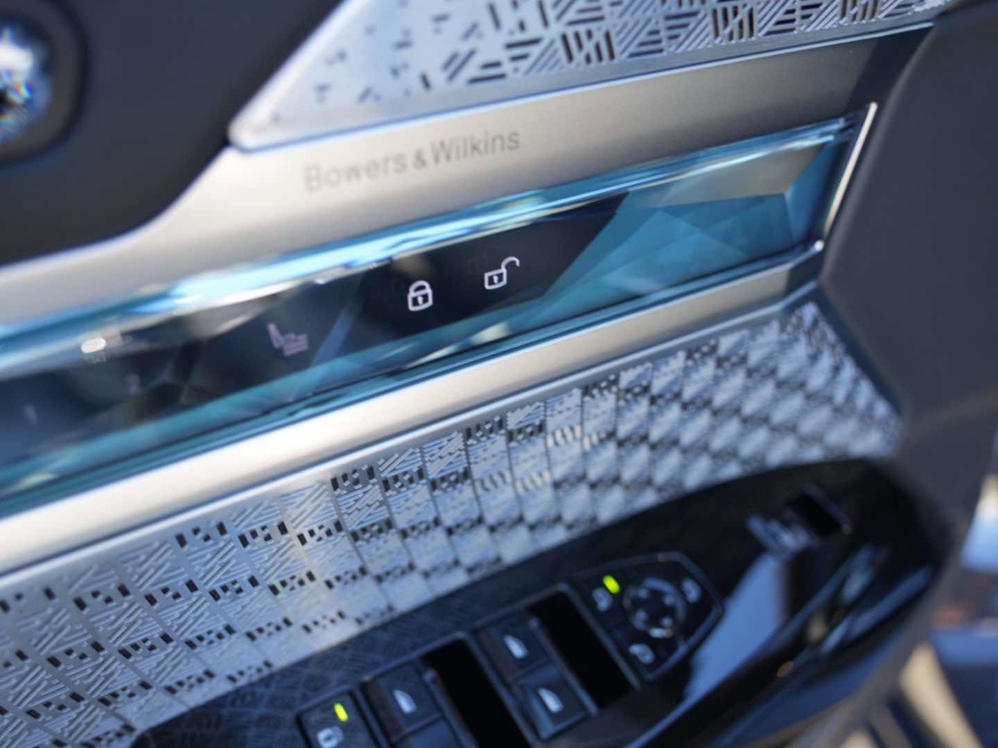 Used 2025 BMW 760i xDrive w/ Executive Package image 16