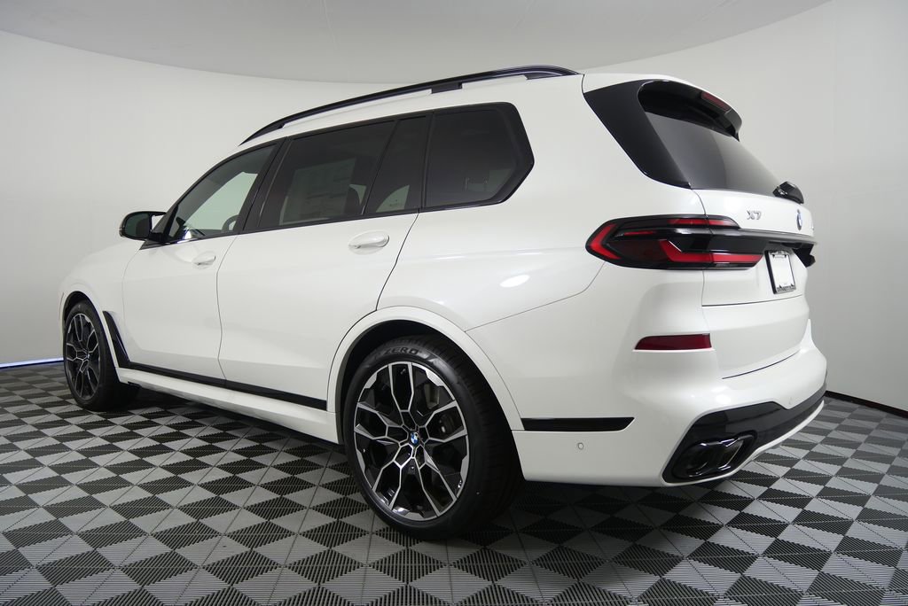 New 2026 BMW X7 M60i image 5