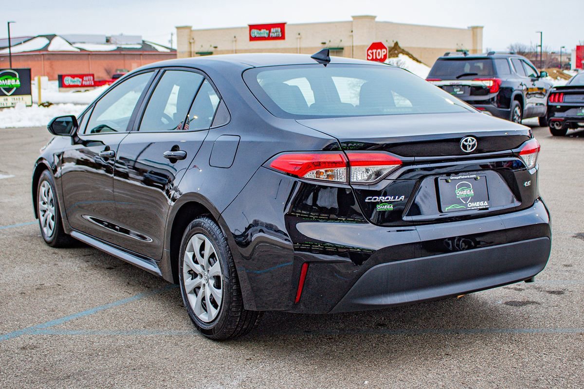 Used 2023 Toyota Corolla LE FWD image 5