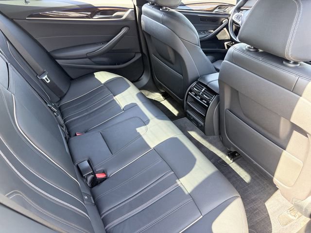 Used 2018 BMW 540i xDrive w/ M Sport Package image 22
