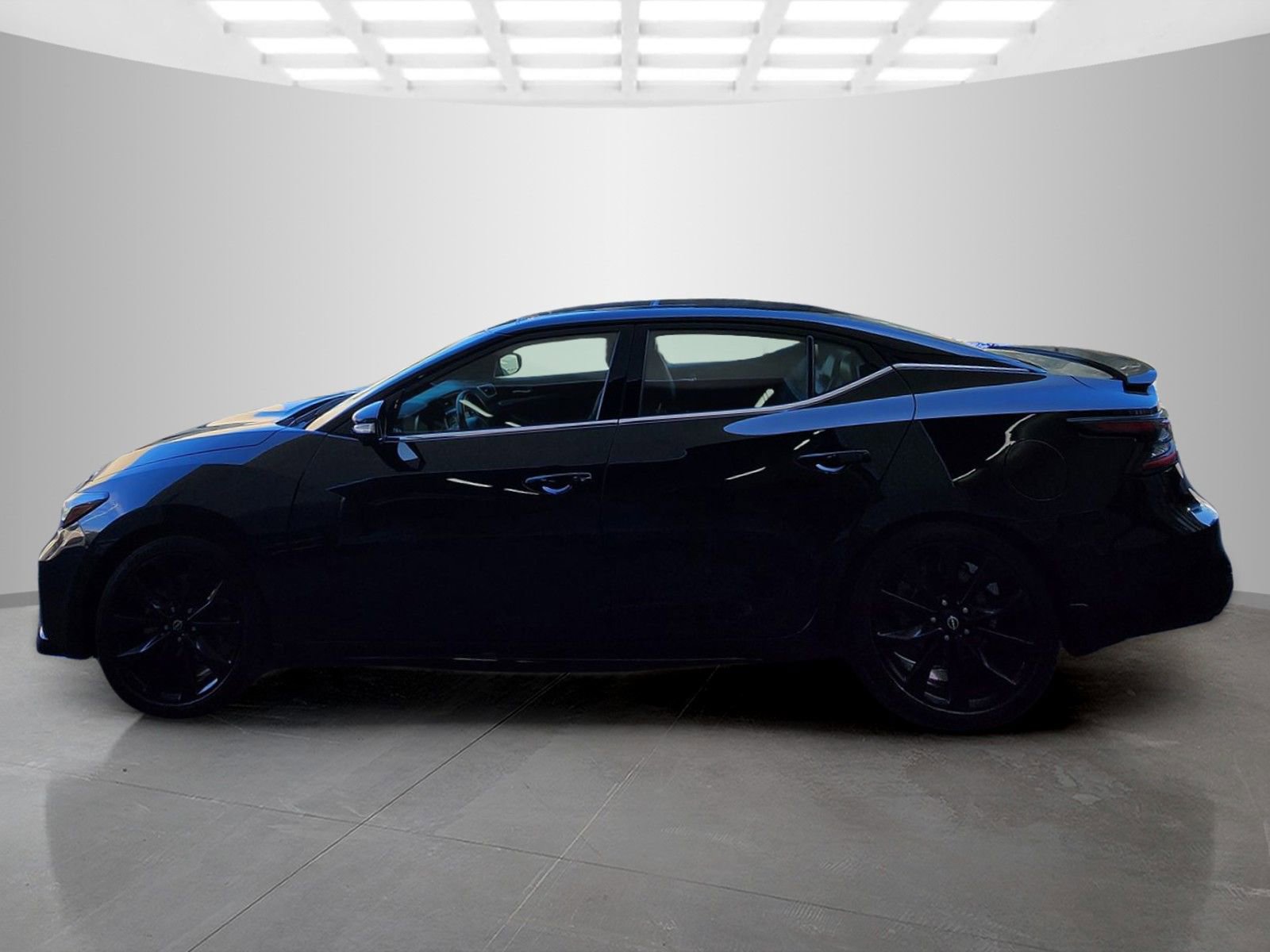 Used 2023 Nissan Maxima SR w/ Sport Mat Group FWD image 4