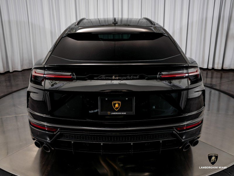 Used 2022 Lamborghini Urus image 11