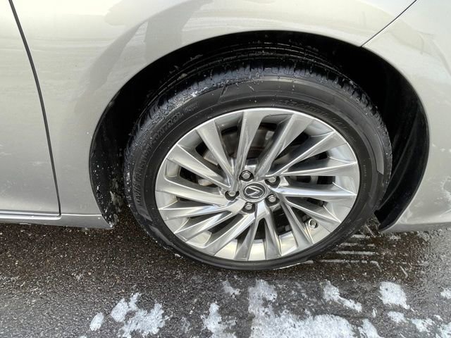 Used 2020 Lexus ES 350 w/ Luxury Package image 35