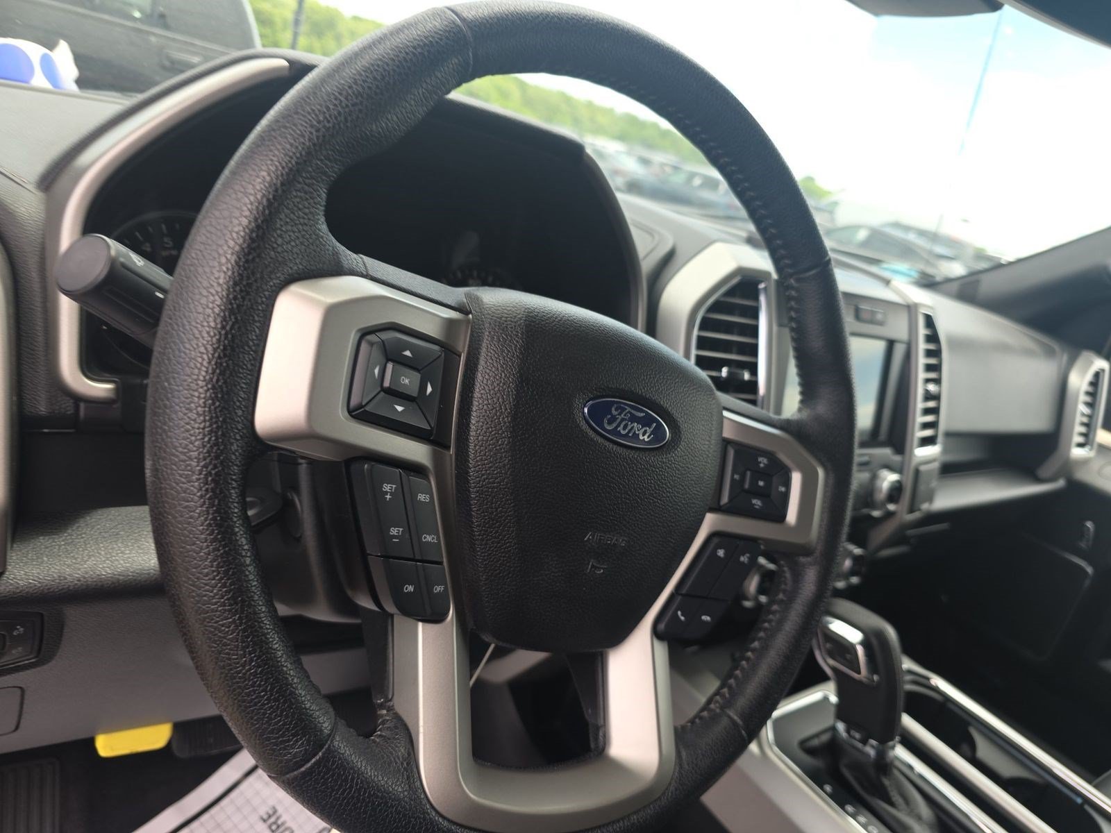 Used 2016 Ford F150 Lariat w/ Equipment Group 502A Luxury AWD/4WD image 8