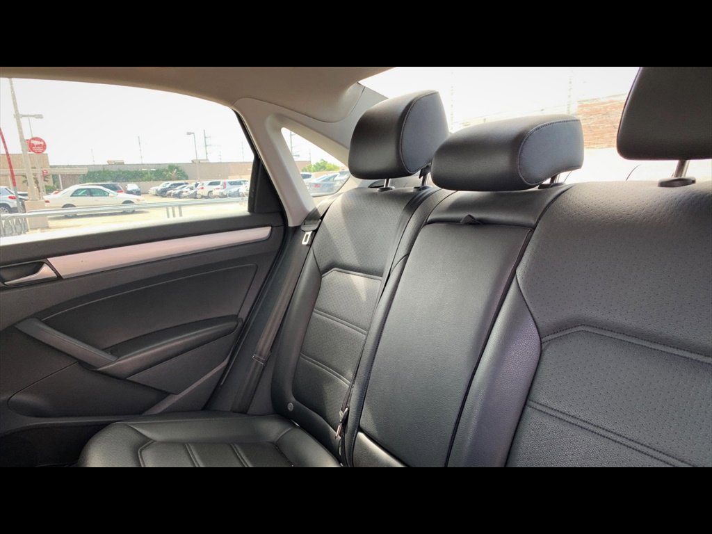 Used 2013 Volkswagen Passat 2.5 SE FWD image 11