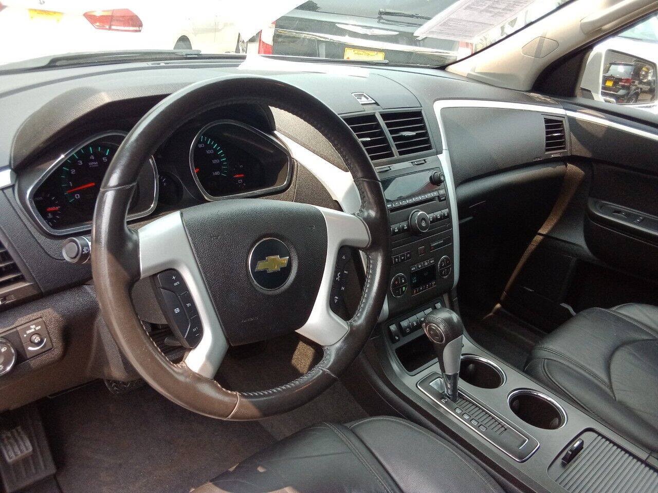 Used 2012 Chevrolet Traverse LT FWD image 10