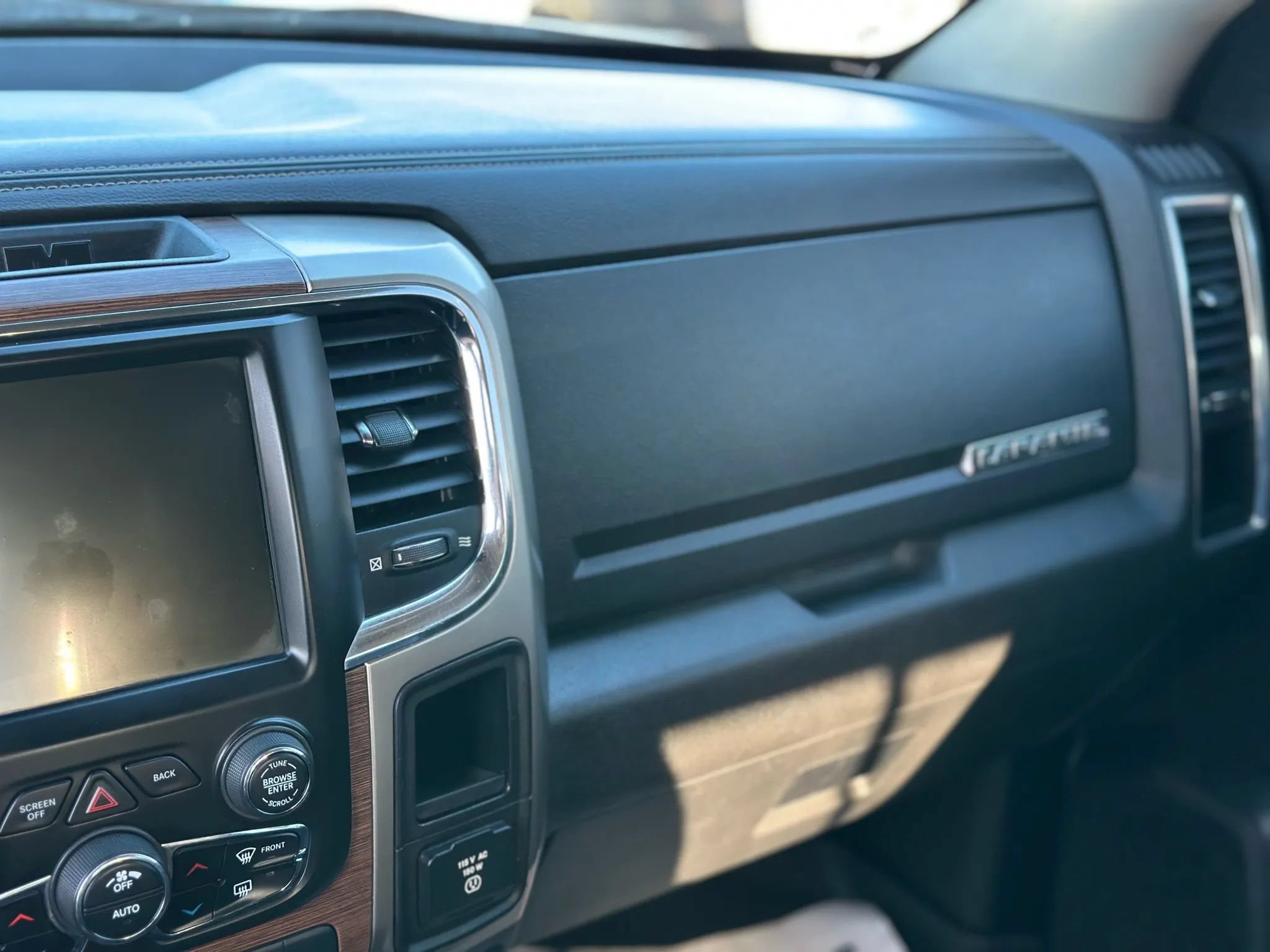 Used 2013 RAM 3500 Laramie AWD/4WD image 20