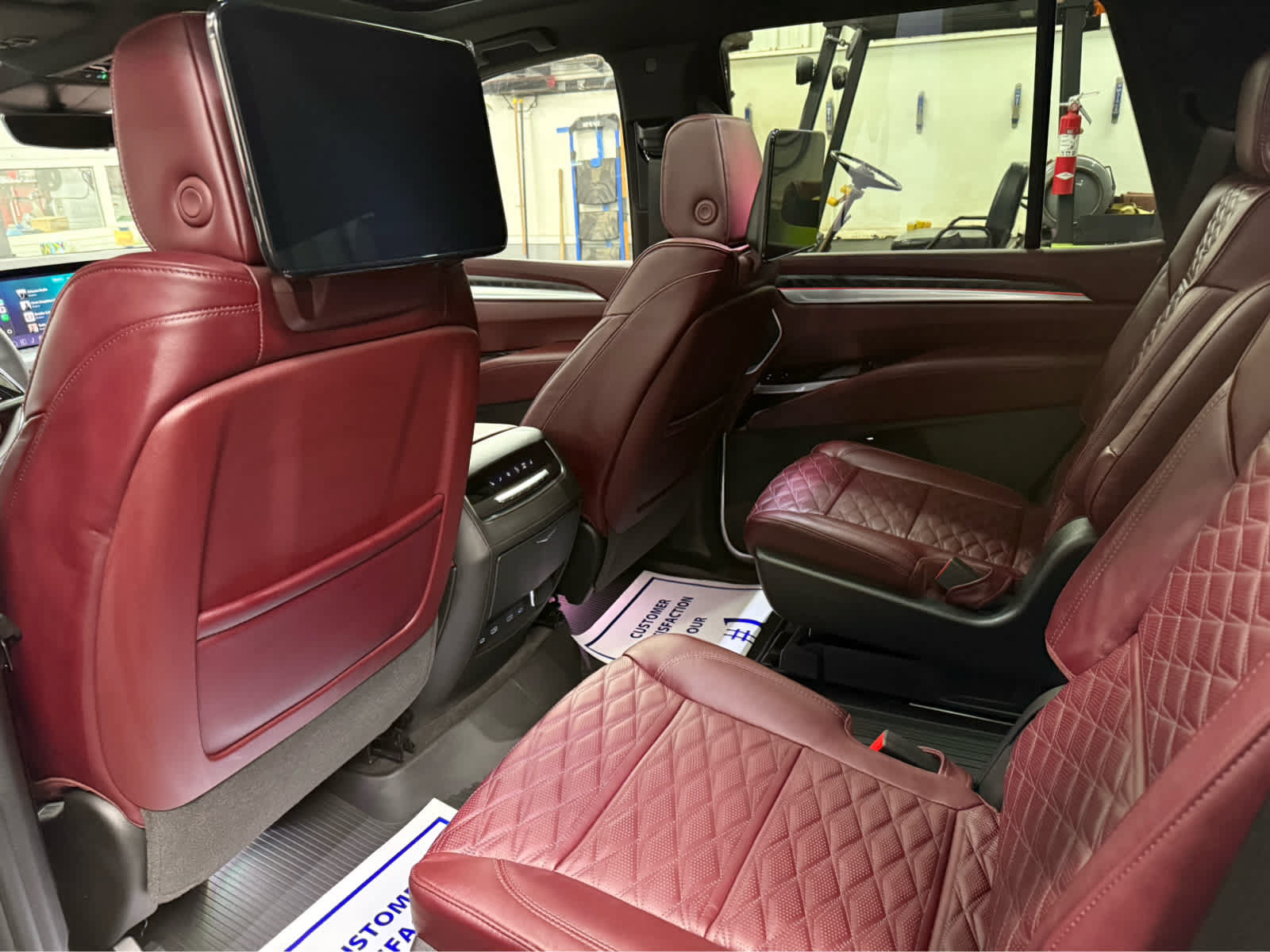 Used 2026 Cadillac Escalade Luxury w/ LPO, Floor Liner Package AWD/4WD image 28