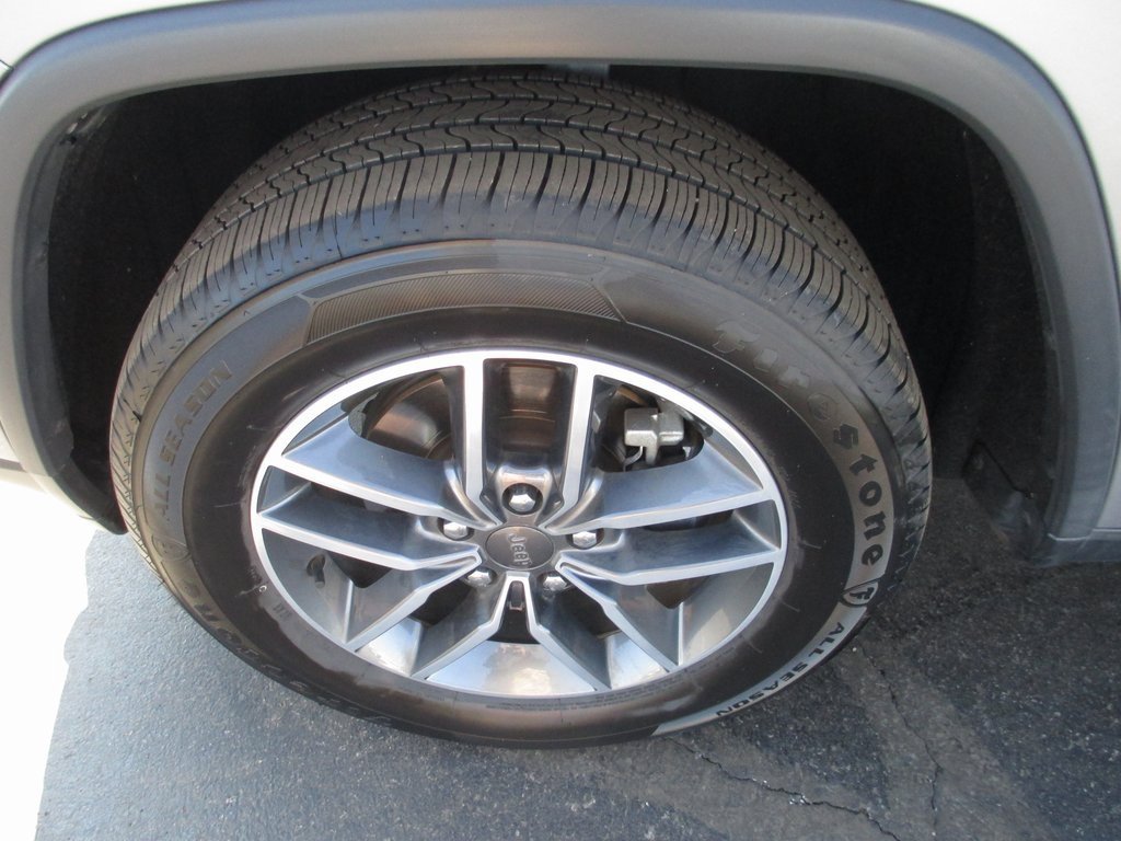 Used 2020 Jeep Grand Cherokee Laredo w/ Quick Order Package 2BN North image 14