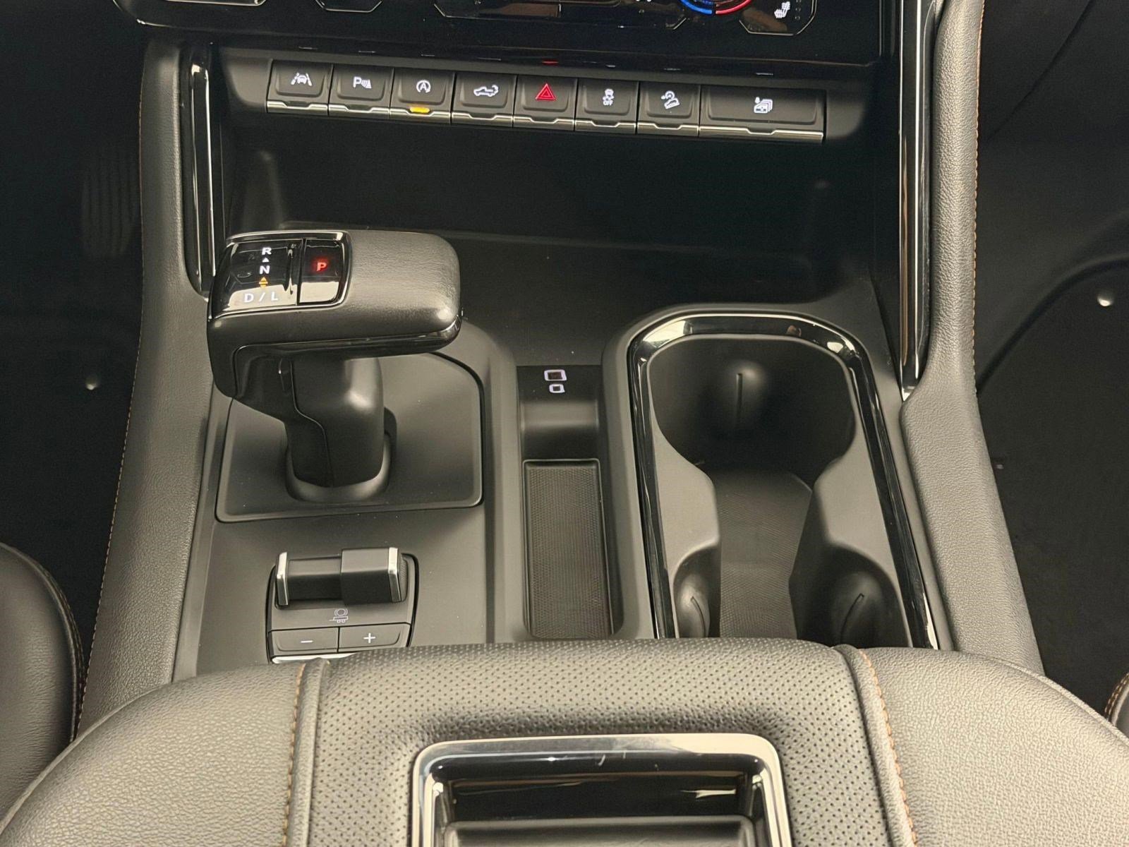 Used 2022 GMC Sierra 1500 AT4 w/ AT4 Premium Package image 17