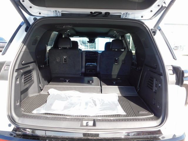 New 2026 Chevrolet Traverse RS w/ LPO, Floor Liner Package image 28