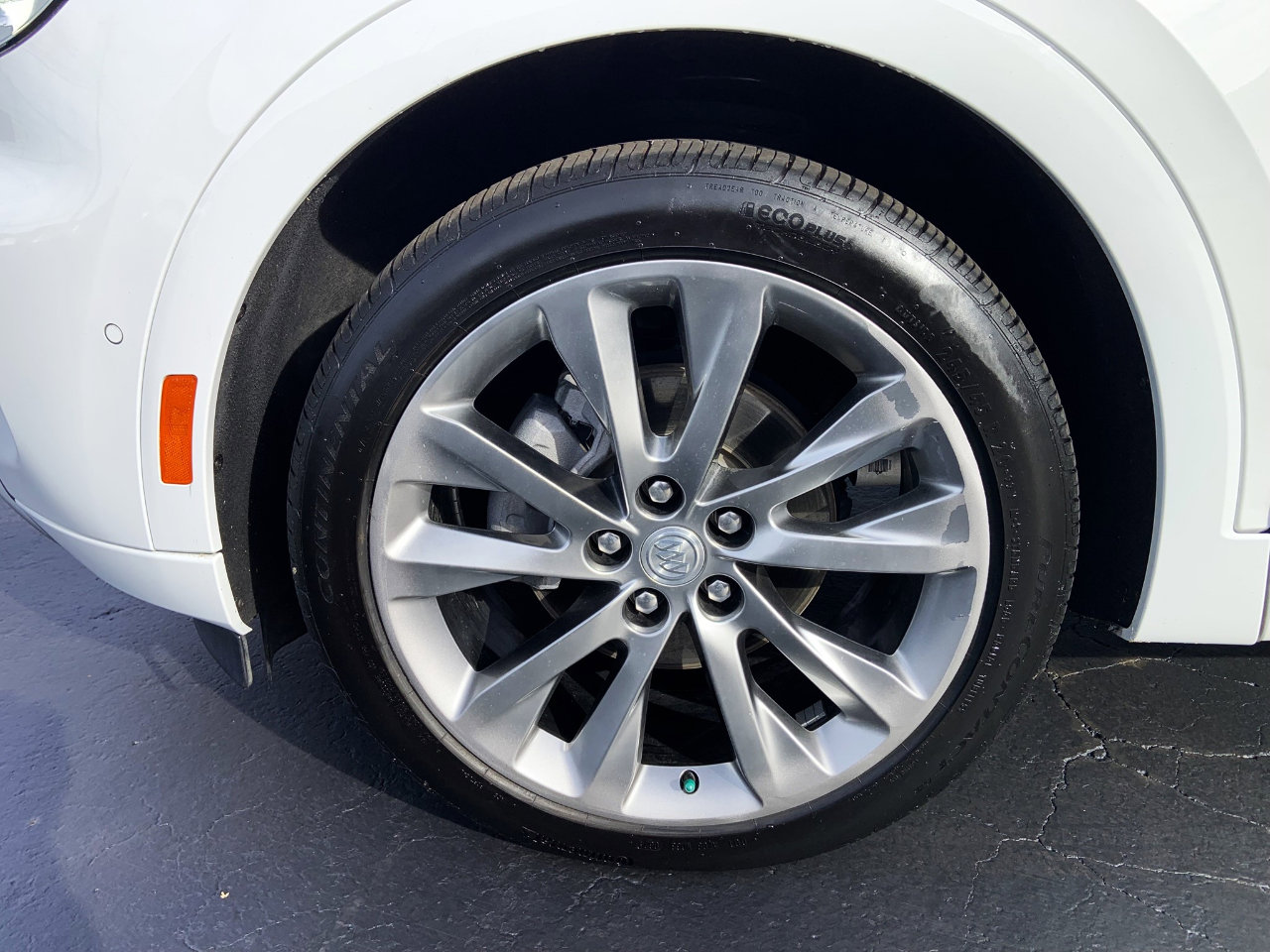 Used 2021 Buick Envision Avenir w/ Technology Package II image 3