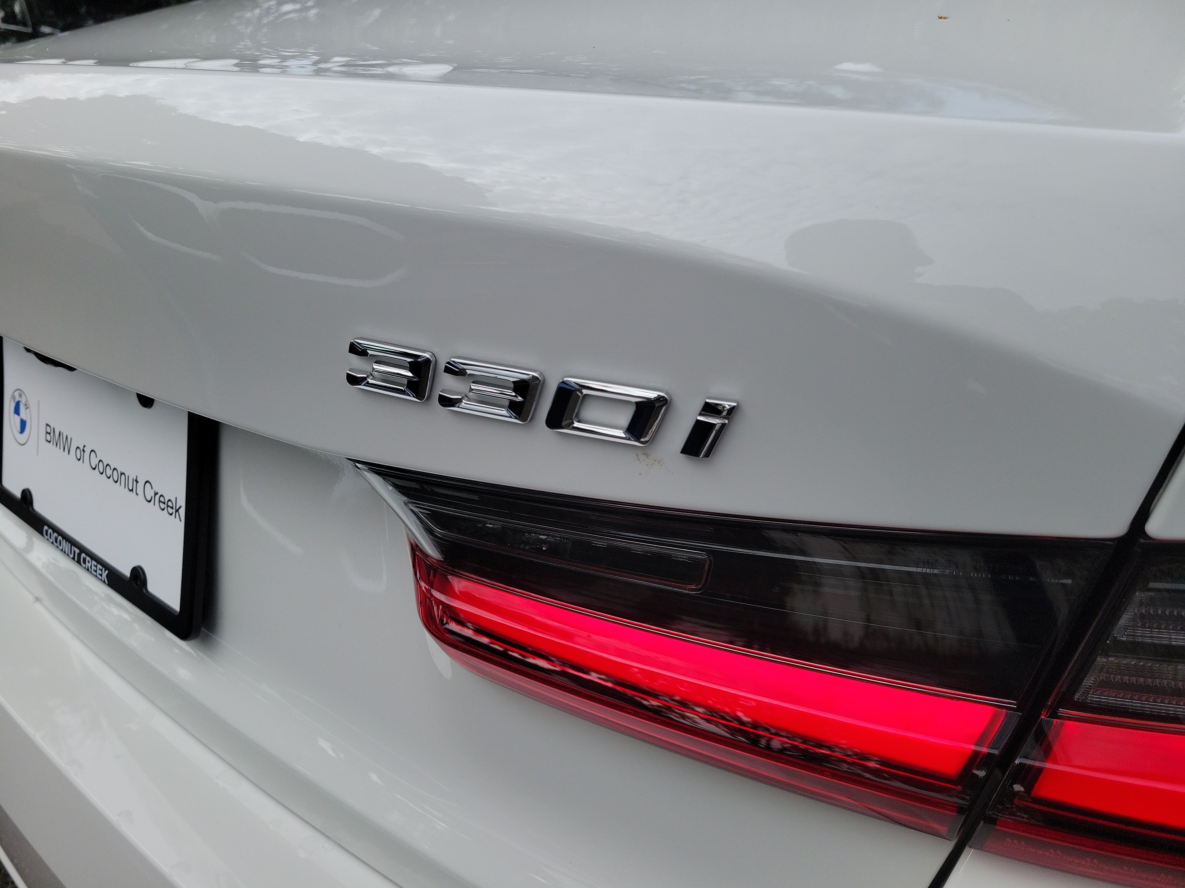 New 2026 BMW 330i Sedan w/ Convenience Package RWD image 5