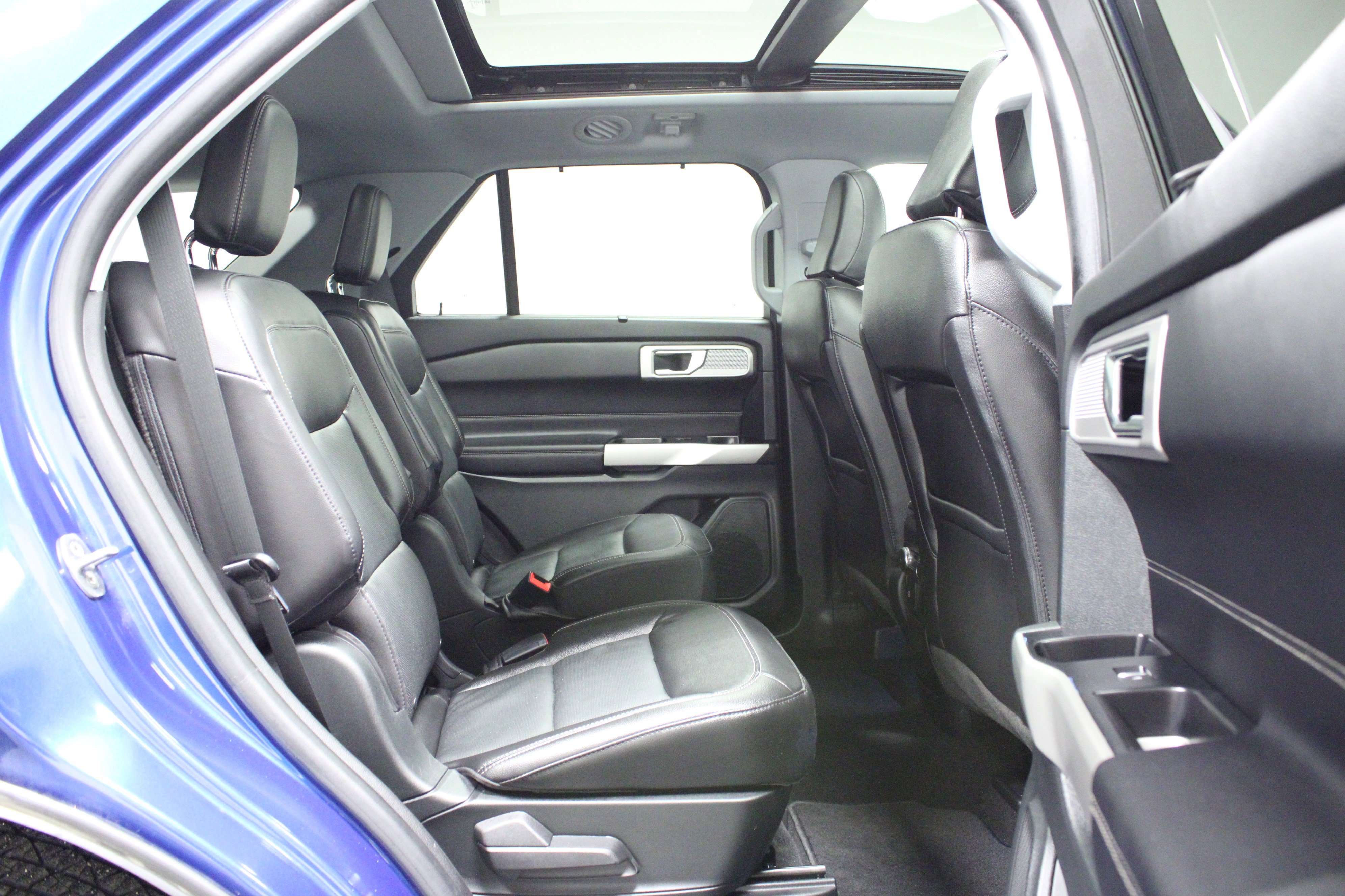 Used 2021 Ford Explorer Limited w/ Equipment Group 301A image 19