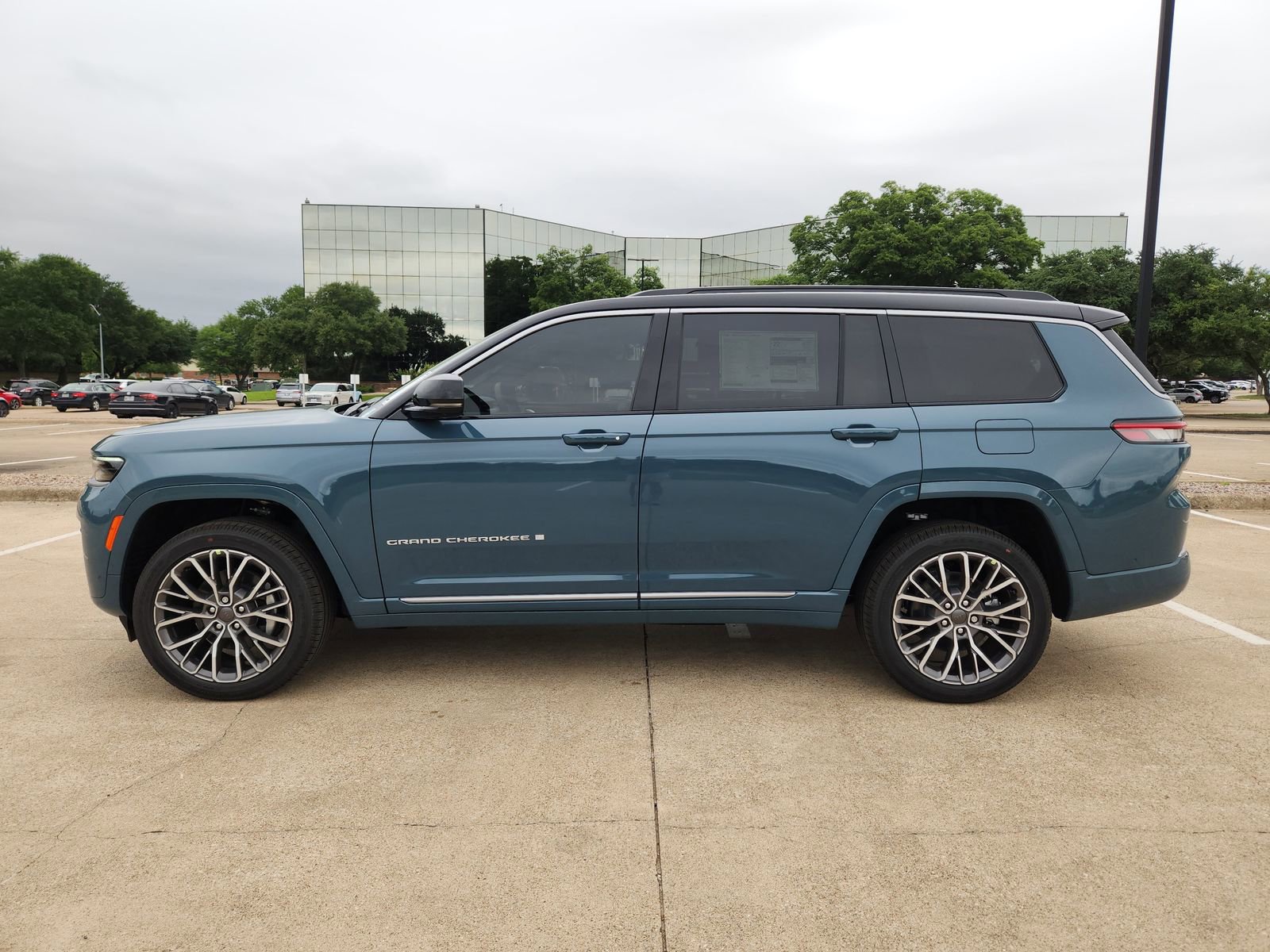 New 2026 Jeep Grand Cherokee L Summit AWD/4WD image 3