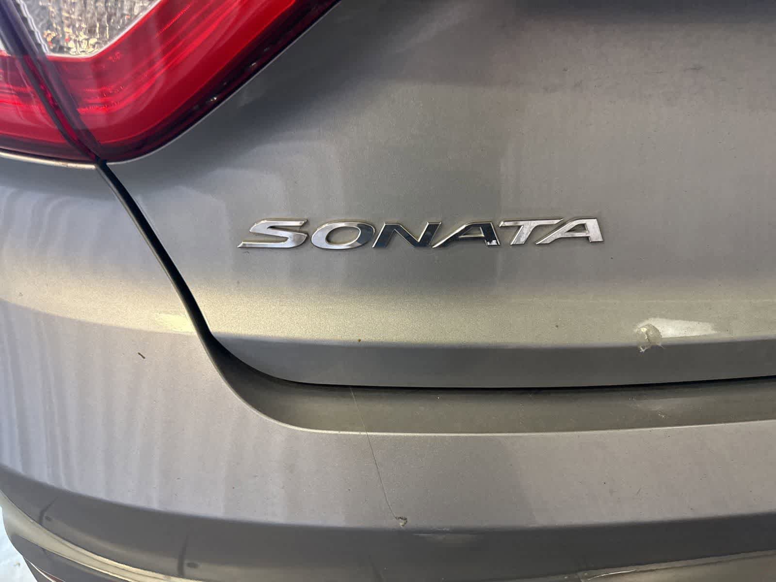 Used 2016 Hyundai Sonata Limited w/ Cargo Package FWD image 14