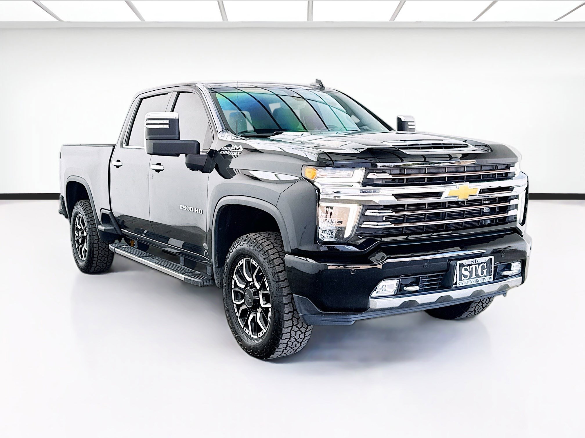 Used 2022 Chevrolet Silverado 2500 High Country w/ Z71 Off-Road Package image 3