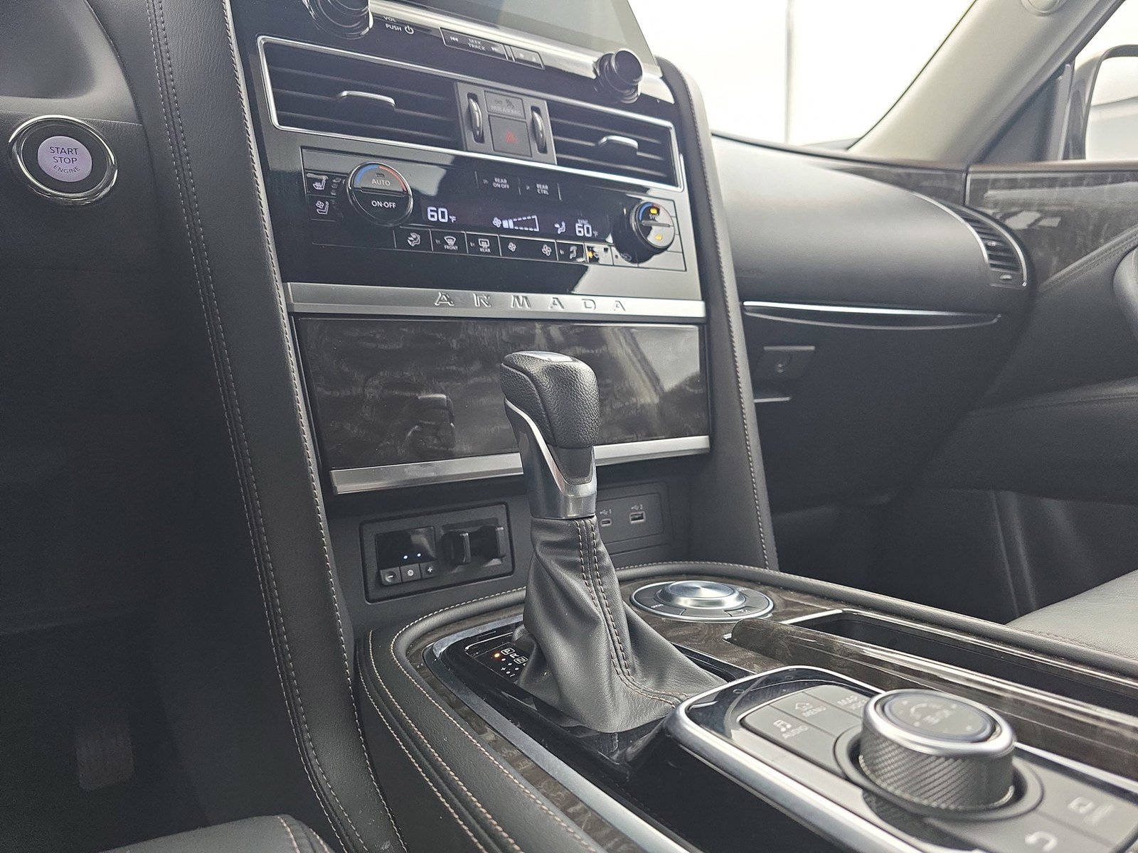 Used 2023 Nissan Armada Platinum w/ Captain's Chairs Package RWD image 34