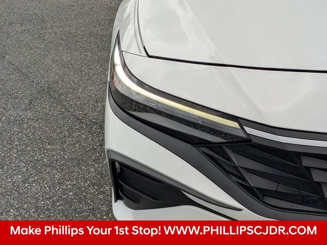Used 2024 Hyundai Elantra SEL FWD image 9
