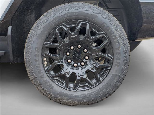 New 2026 GMC Hummer EV 4x4 Crew Cab w/ LPO, Dark Essentials Package image 10