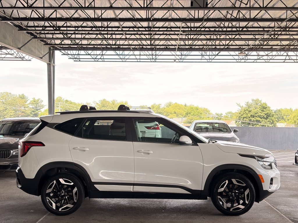 Used 2024 Kia Seltos SX w/ SX Sunroof Package AWD/4WD image 5