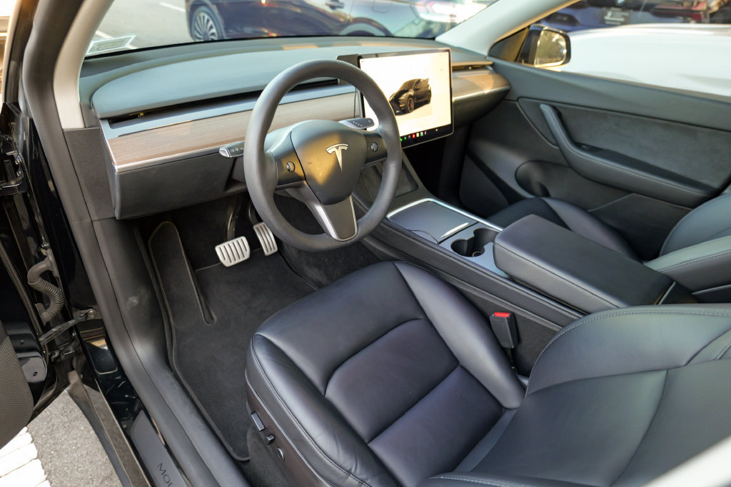 Used 2022 Tesla Model Y Performance AWD/4WD image 18