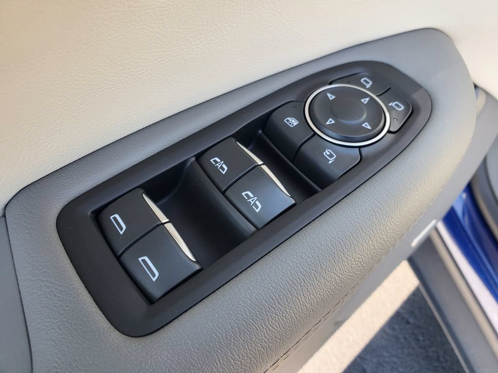 Certified 2023 Cadillac XT5 Premium Luxury AWD/4WD image 18