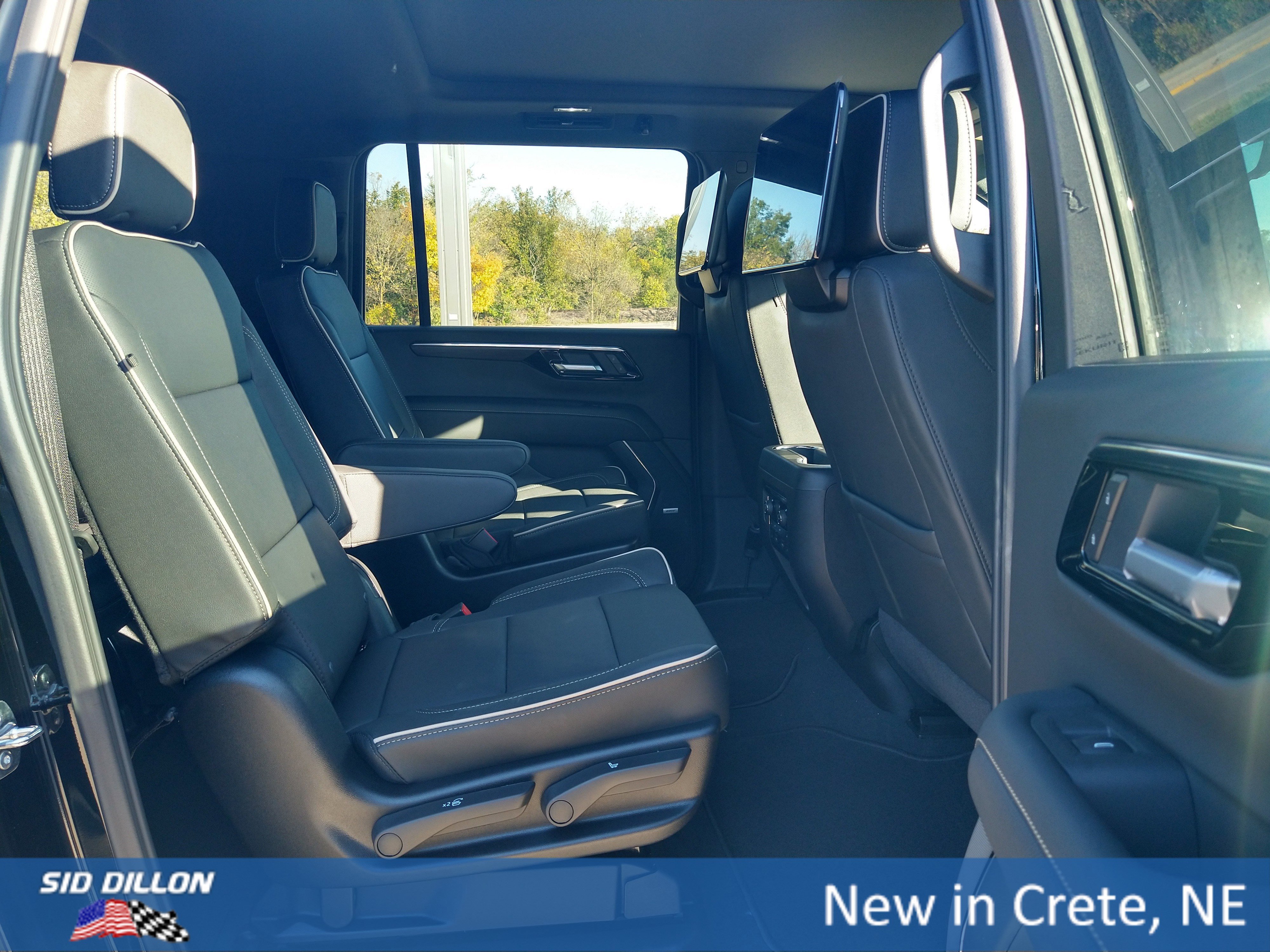 New 2026 Chevrolet Suburban Premier image 5