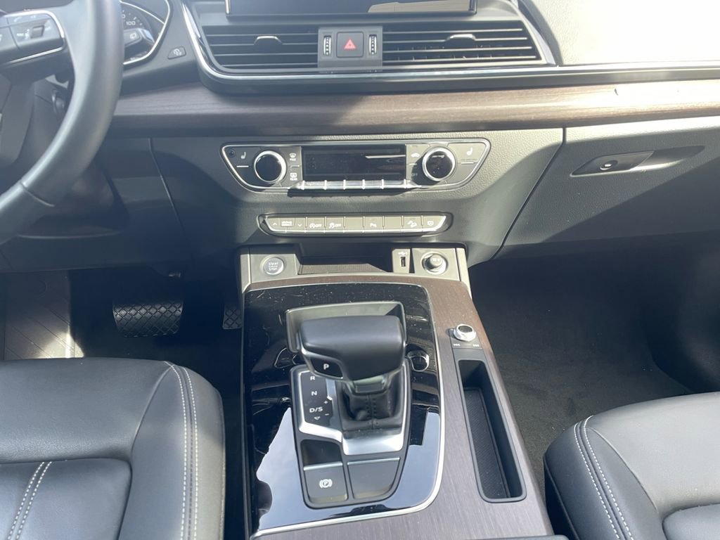 Used 2022 Audi Q5 2.0T Premium w/ Convenience Package image 11