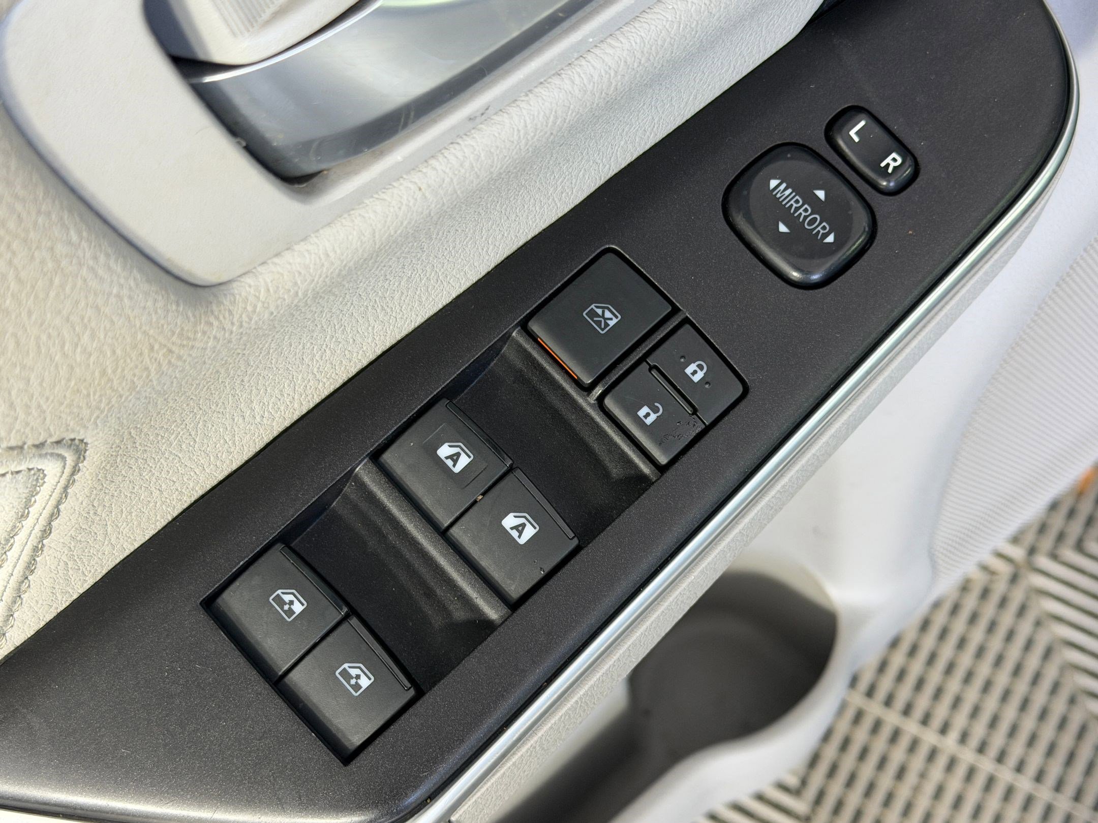 Used 2017 Toyota Camry XLE FWD image 22