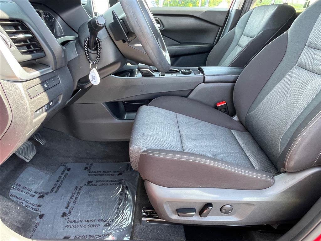 Used 2024 Nissan Rogue SV AWD/4WD image 20