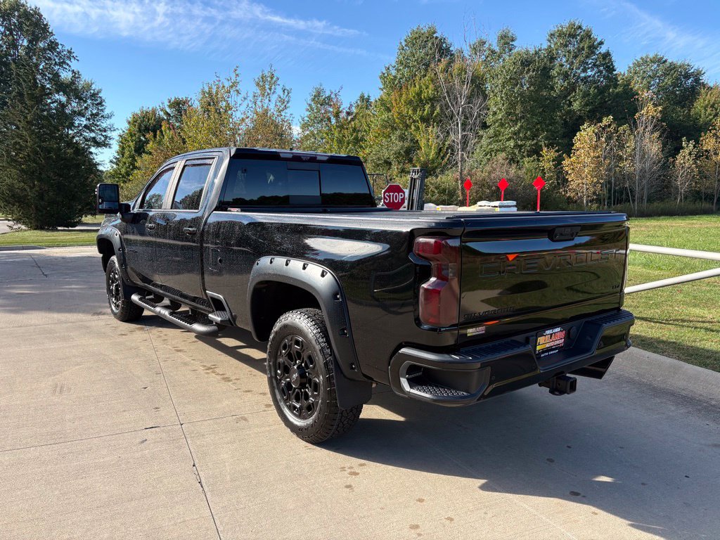 Used 2021 Chevrolet Silverado 3500 LTZ w/ LTZ Plus Package AWD/4WD image 7