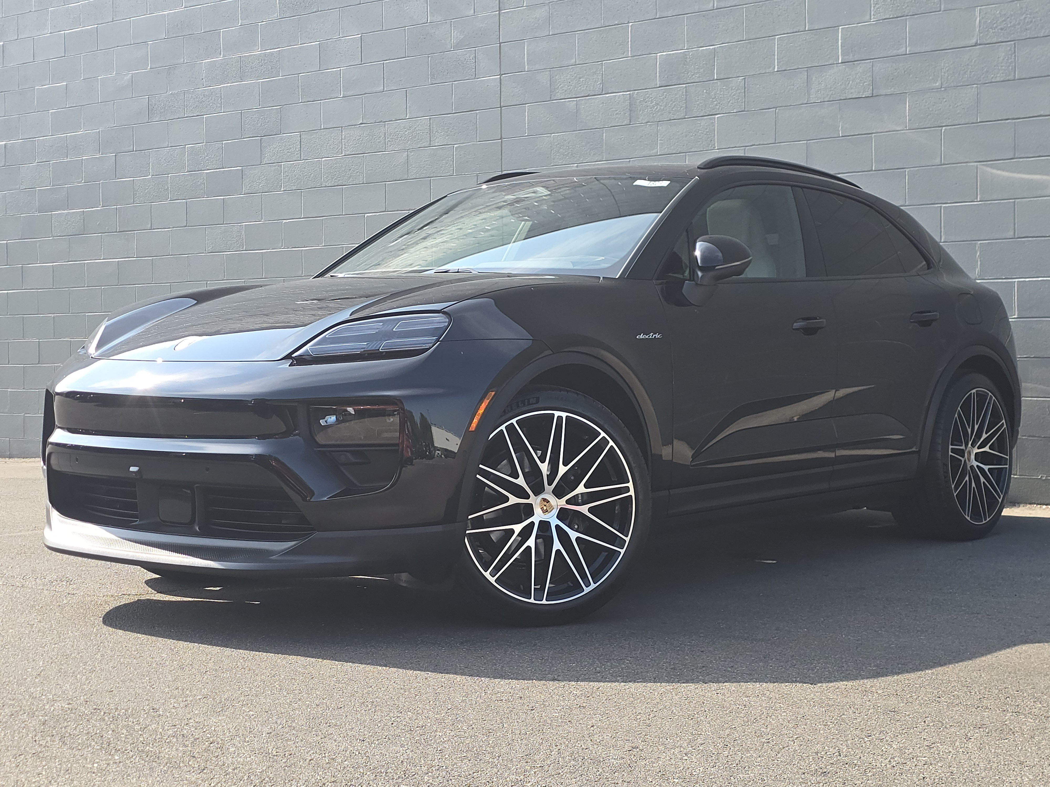 New 2026 Porsche Macan 4 Electric AWD/4WD image 1