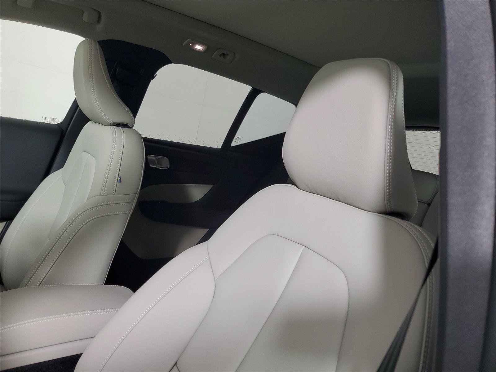 New 2026 Volvo XC40 B5 Plus w/ Protection Package Premier AWD/4WD image 23