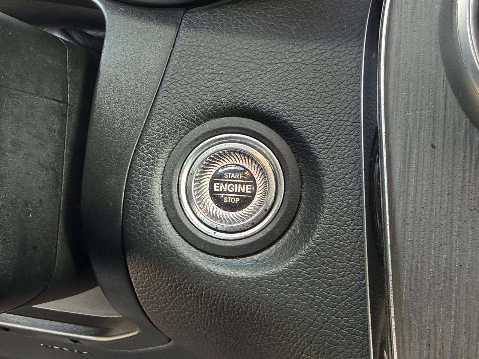 Used 2021 Mercedes-Benz GLC 300 w/ Premium Package image 34