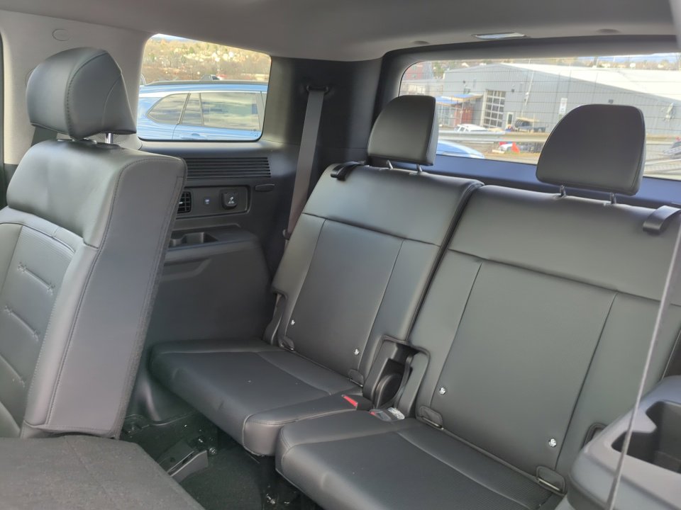 Used 2025 Hyundai Santa Fe Limited image 22