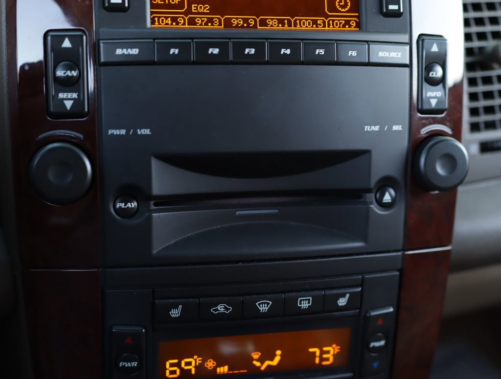 Used 2006 Cadillac SRX w/ Seating Package AWD/4WD image 14