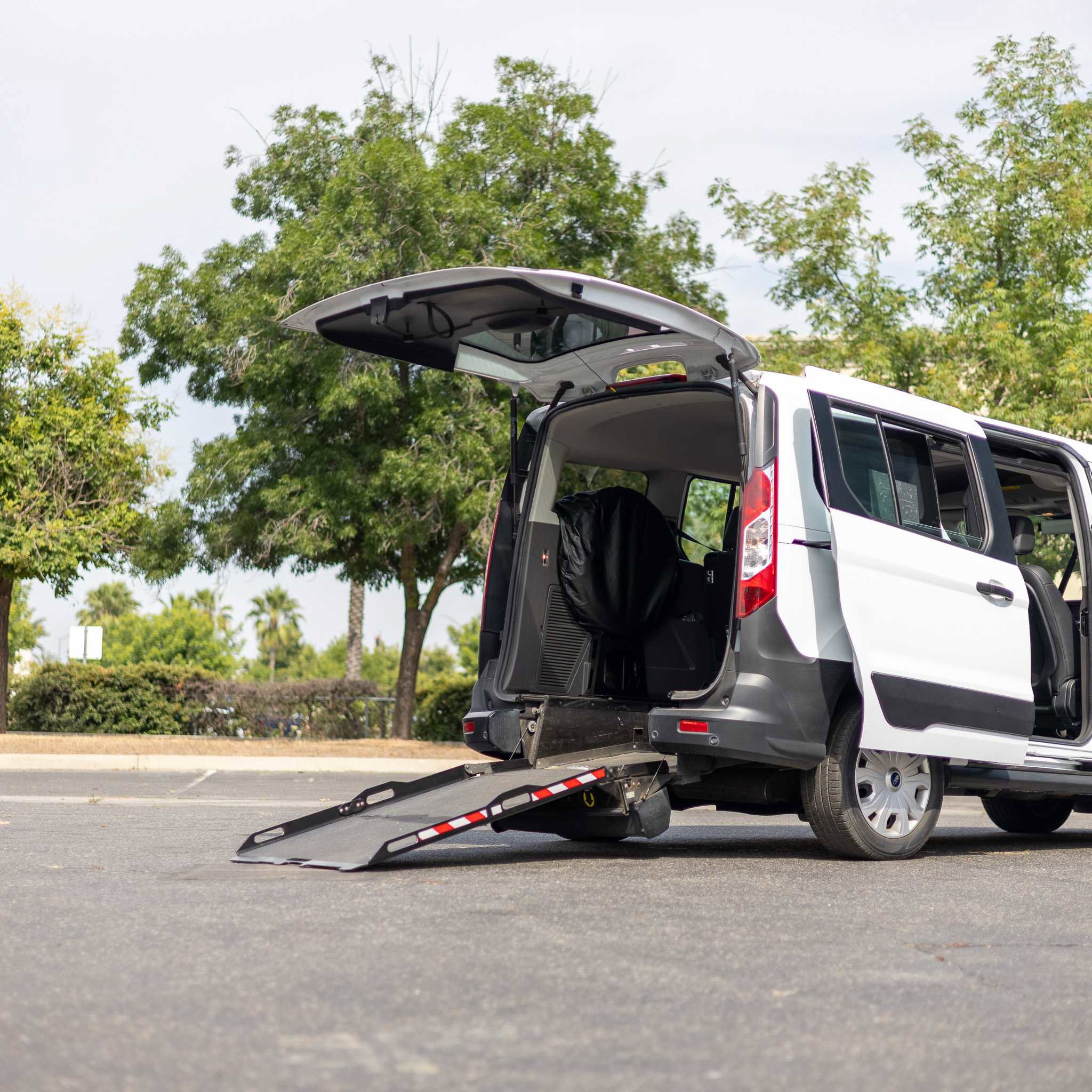 Used 2022 Ford Transit Connect XL image 26