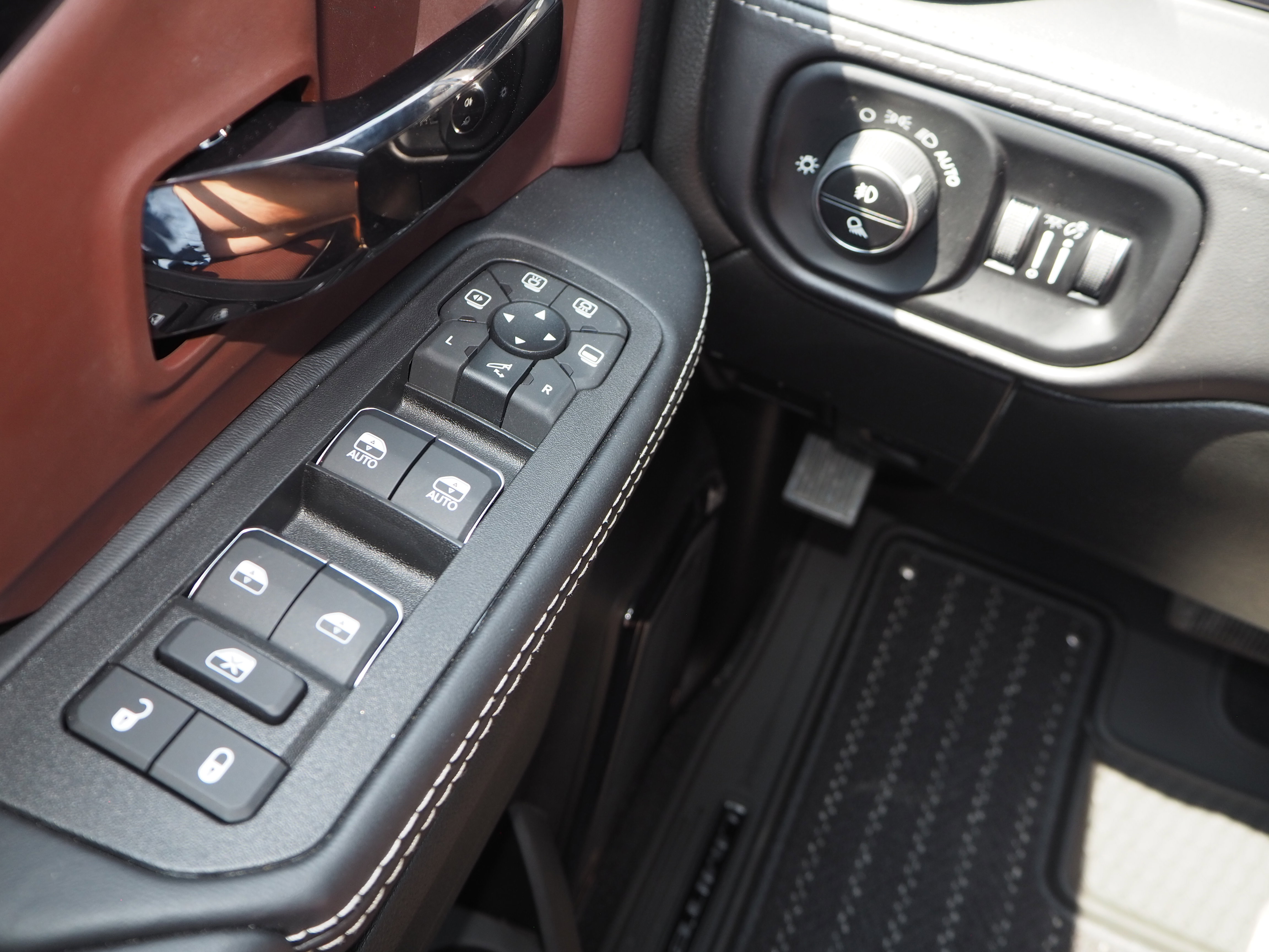 New 2025 RAM 2500 Limited AWD/4WD image 29